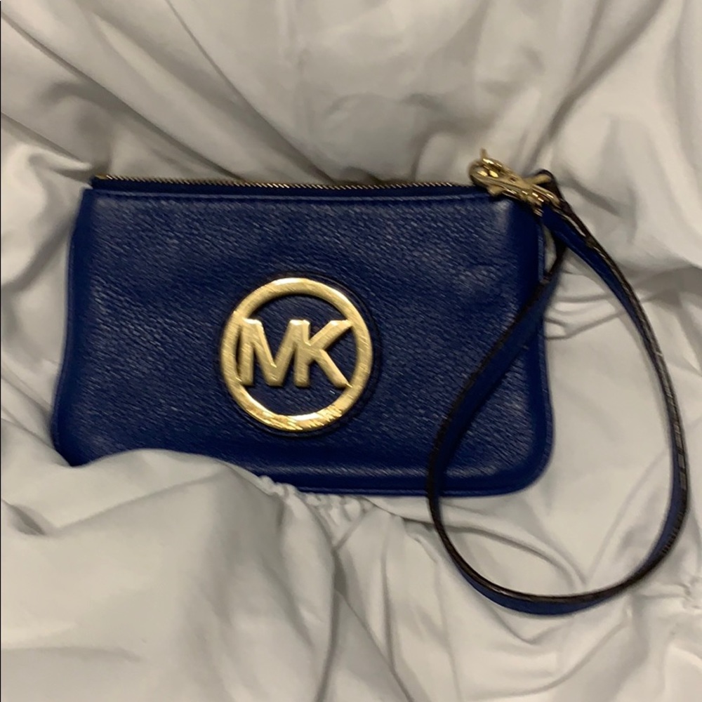 Michael kors wristlet